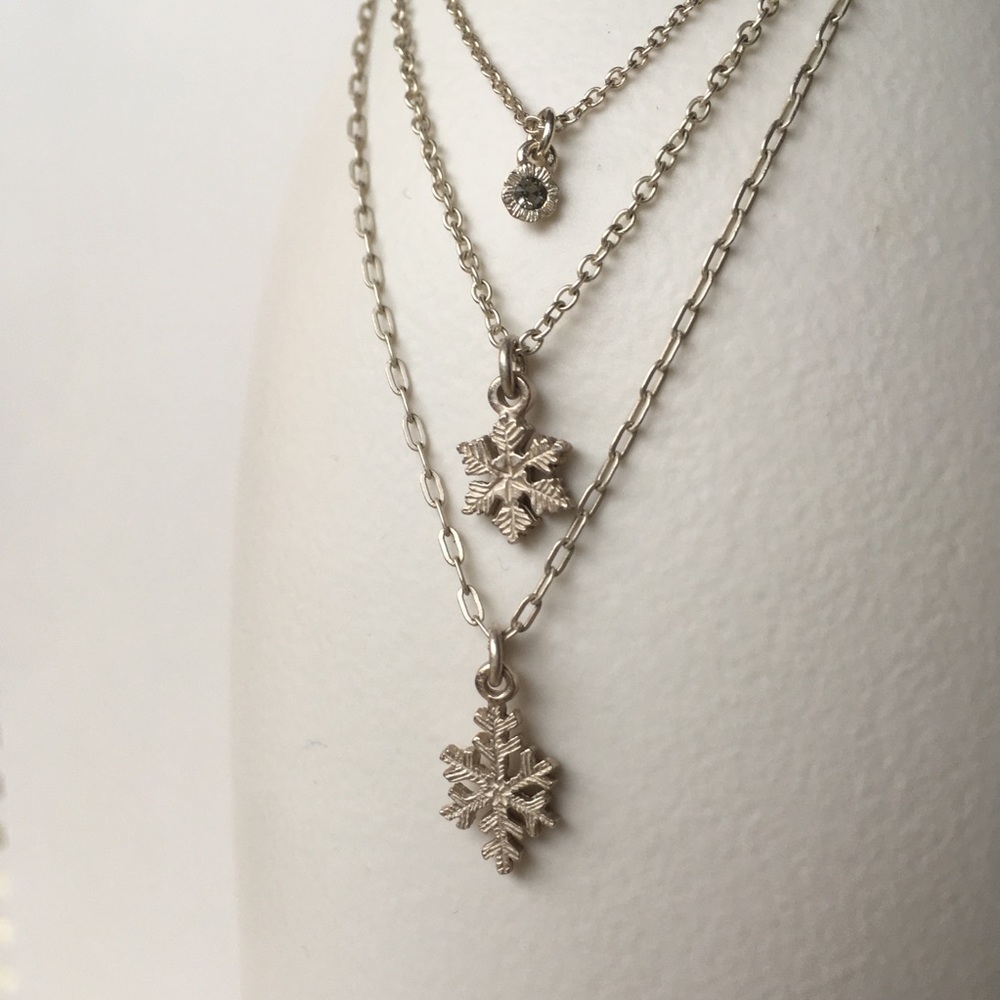 Snow Crystal Necklace - Picture 2 of 5